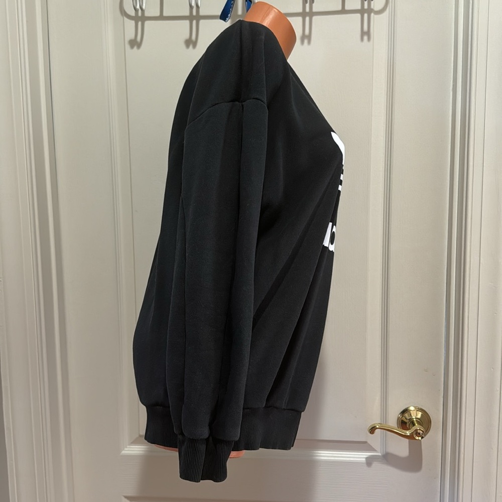 ADIDAS Loose Fit Black Crew Neck Sweatshirt Large Trefoil Logo S Small EUC $60 - Picture 5 of 11